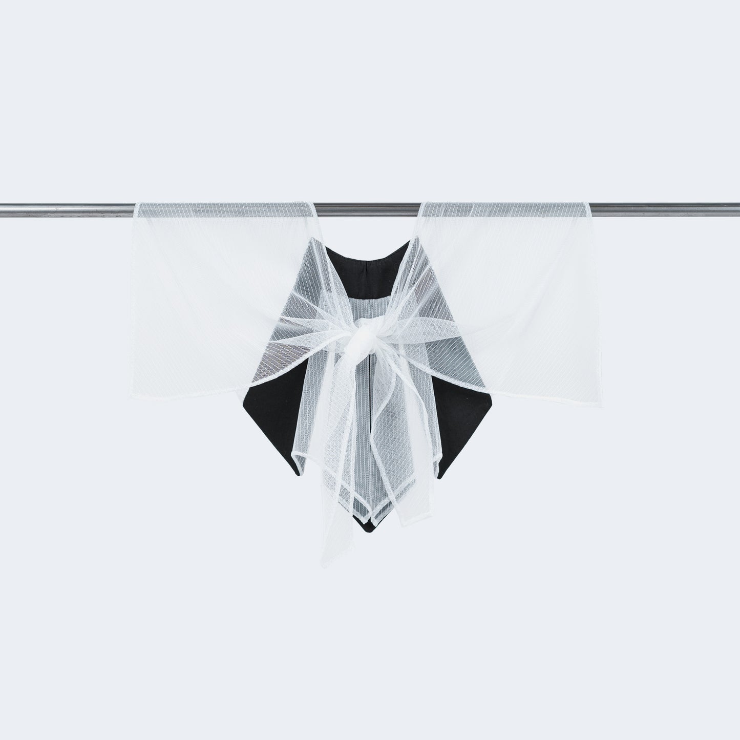 Tied collar - back view