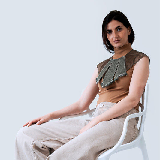 Model wearing olive collar