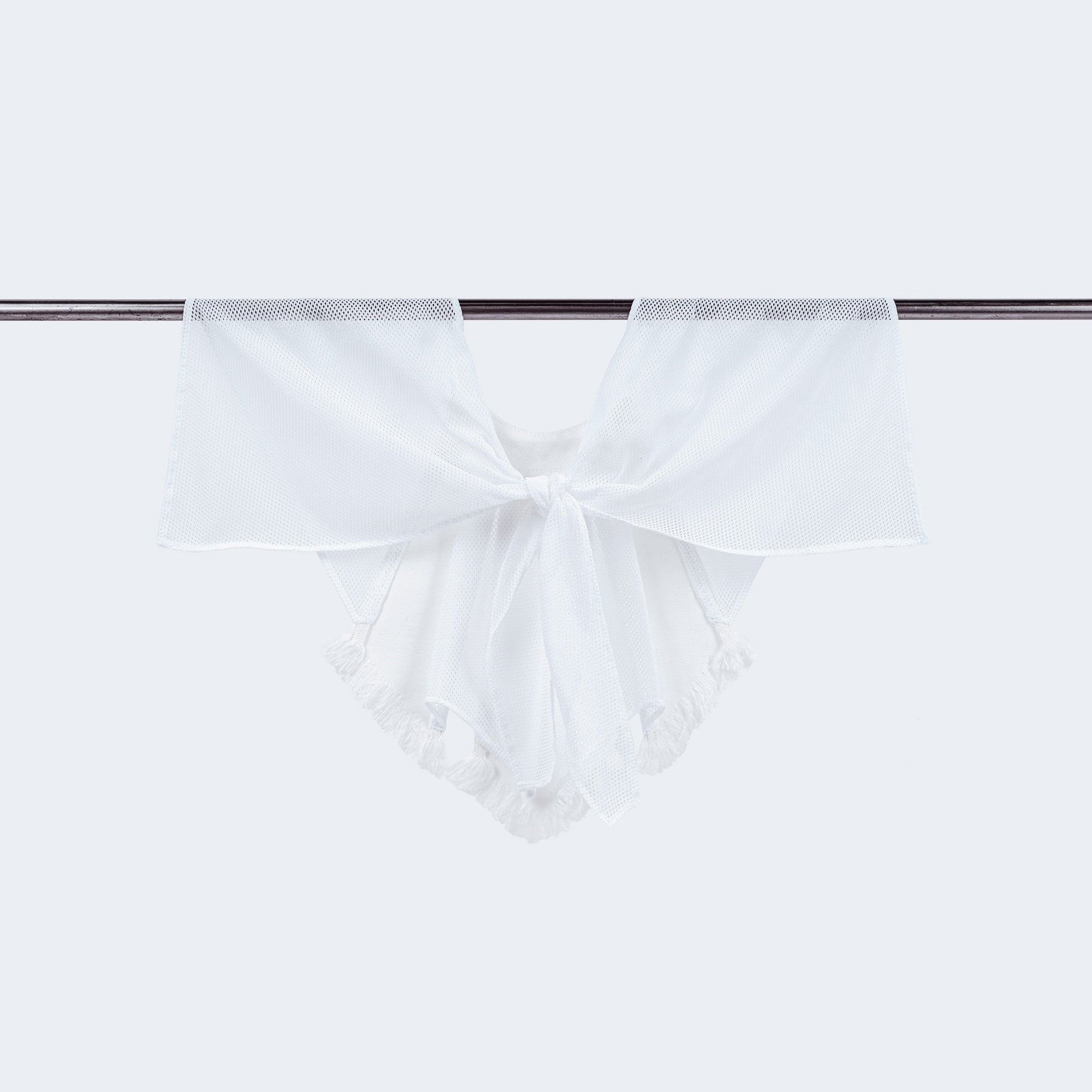 White denim collar tied on hanger – blend of textures
